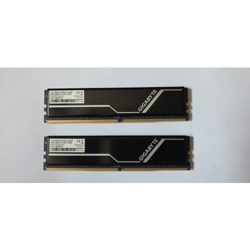 GIGABYTE DDR4 16GB (2x8GB) 2666MHz PC4-21300 DIMM 288-Pin RAM Kit